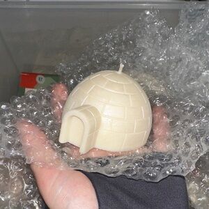 Igloo Shaped Candle